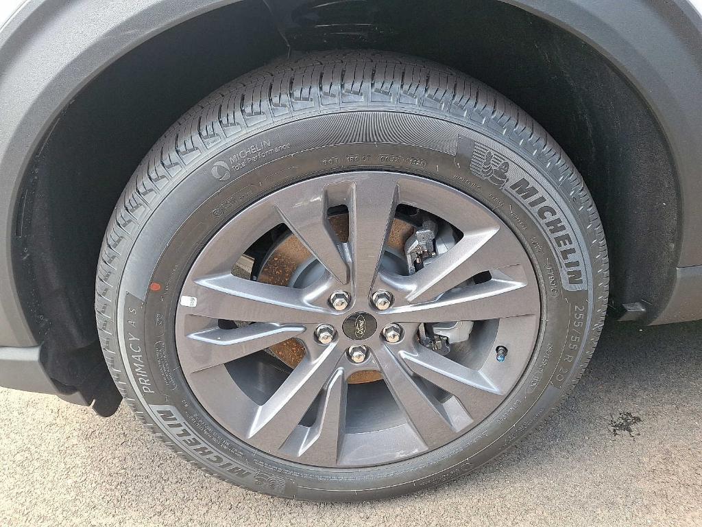 new 2025 Ford Explorer car, priced at $51,235