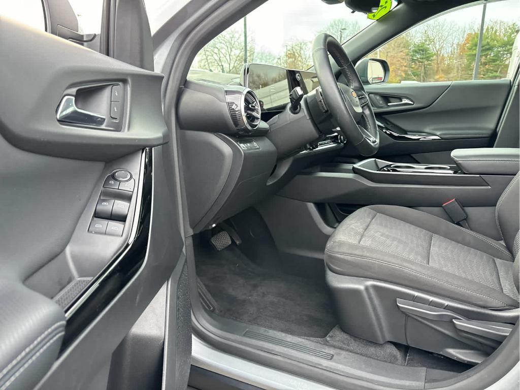 used 2025 Chevrolet Equinox car, priced at $27,935