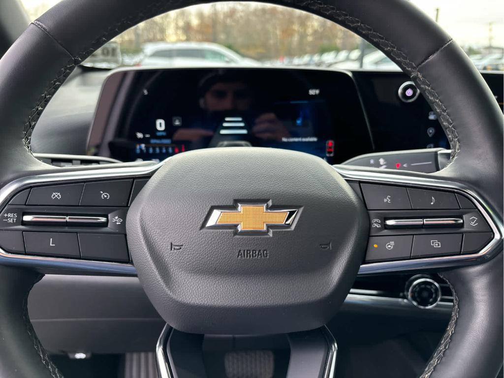 used 2025 Chevrolet Equinox car, priced at $27,935