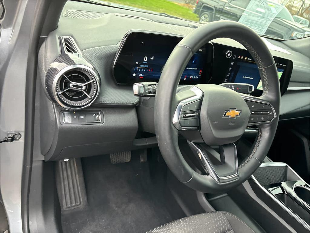 used 2025 Chevrolet Equinox car, priced at $27,935