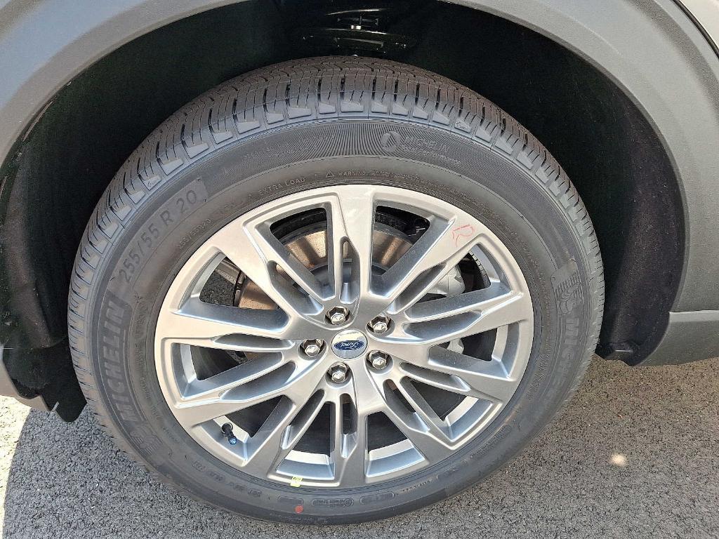 new 2025 Ford Explorer car, priced at $50,355