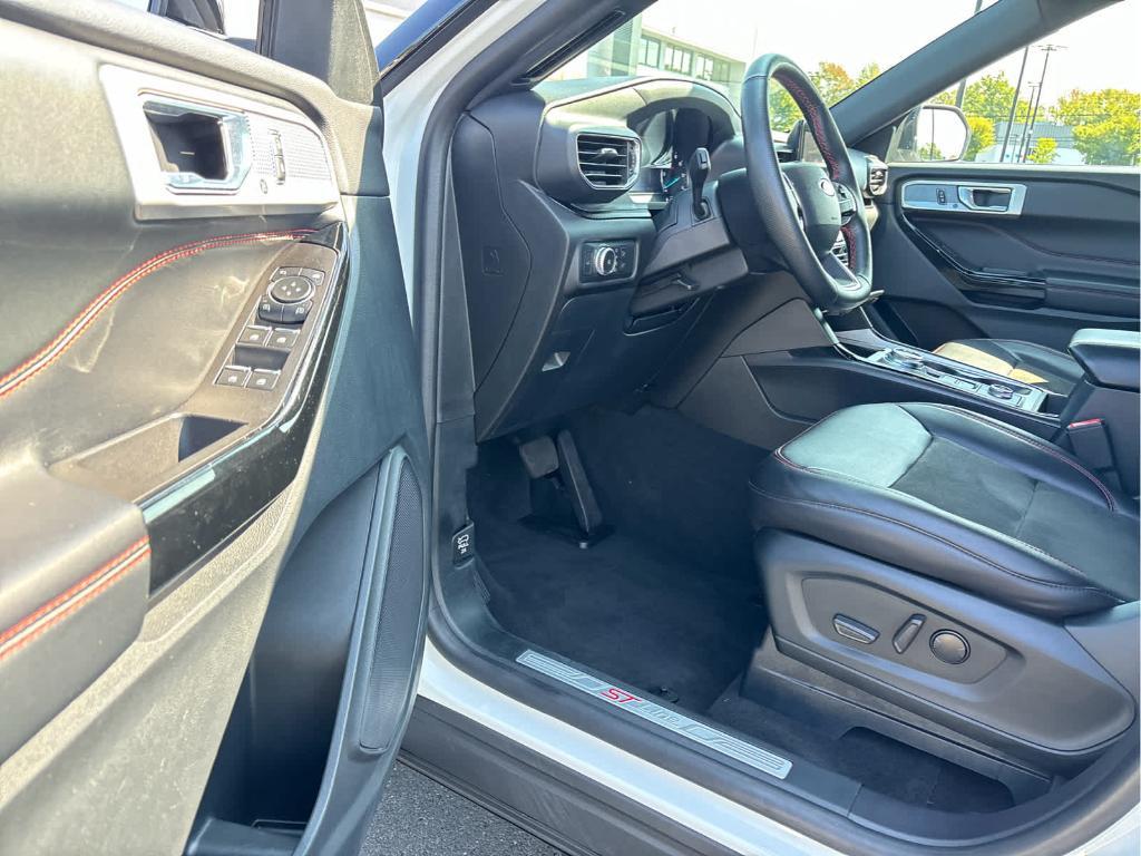 used 2022 Ford Explorer car, priced at $32,321