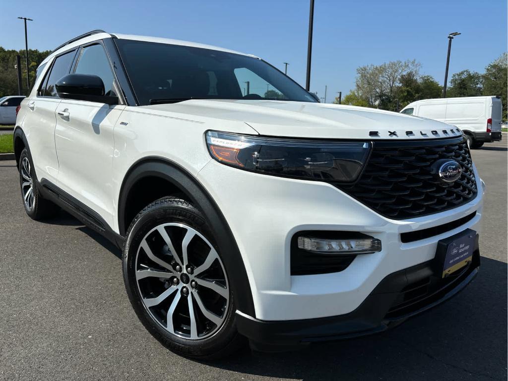 used 2022 Ford Explorer car, priced at $32,321
