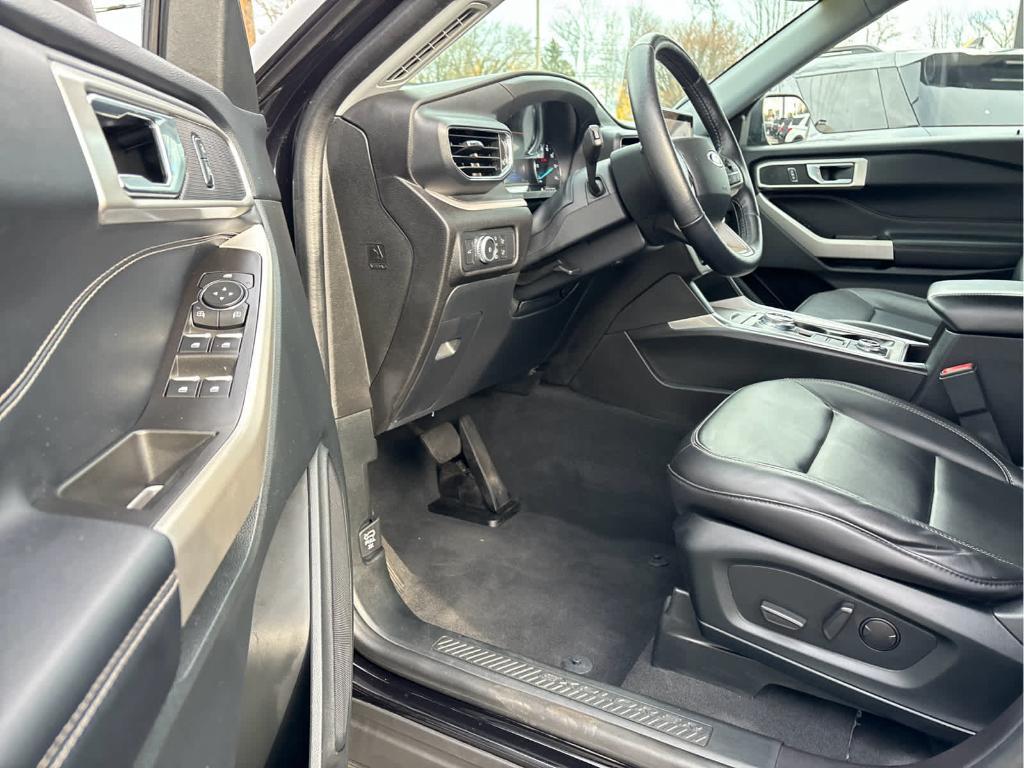 used 2022 Ford Explorer car, priced at $26,906
