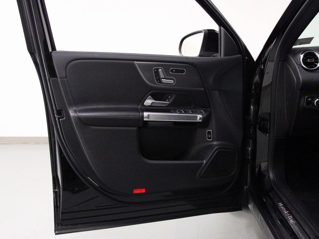 used 2021 Mercedes-Benz GLB 250 car, priced at $27,550