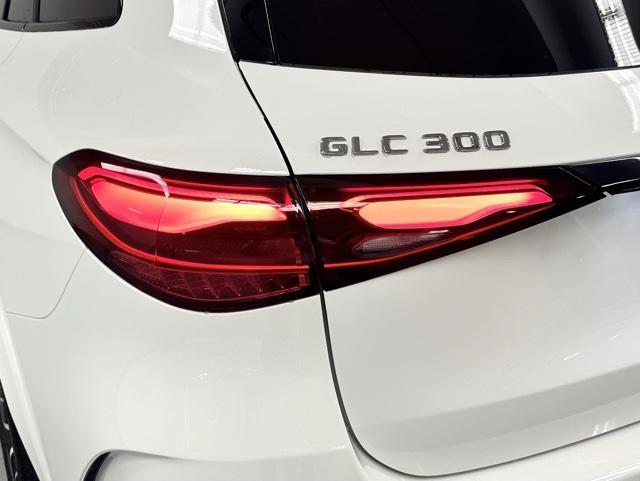 new 2025 Mercedes-Benz GLC 300 car, priced at $57,625