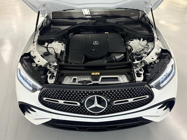 new 2025 Mercedes-Benz GLC 300 car, priced at $57,625