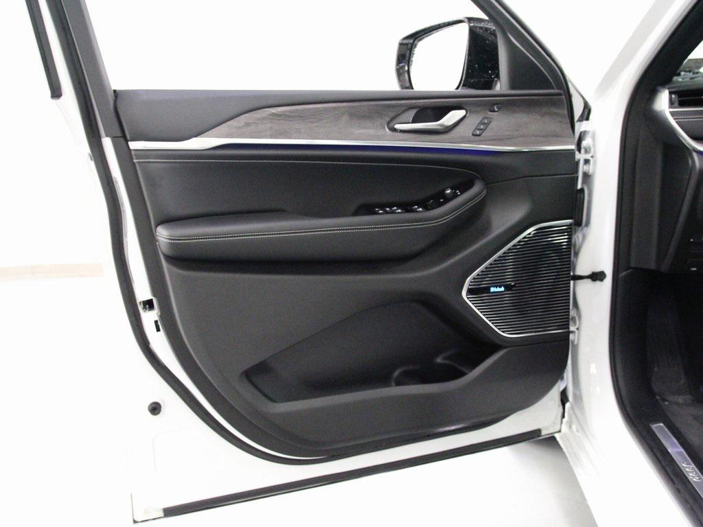 used 2021 Jeep Grand Cherokee L car, priced at $35,990