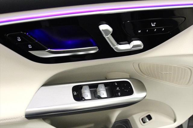 new 2025 Mercedes-Benz GLC 300 car, priced at $54,900