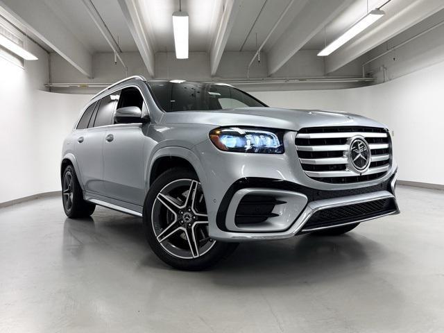 new 2025 Mercedes-Benz GLS 450 car, priced at $95,365