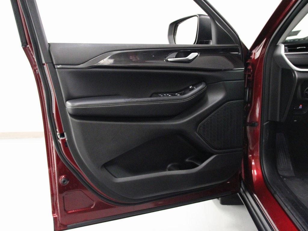 used 2023 Jeep Grand Cherokee L car, priced at $28,990