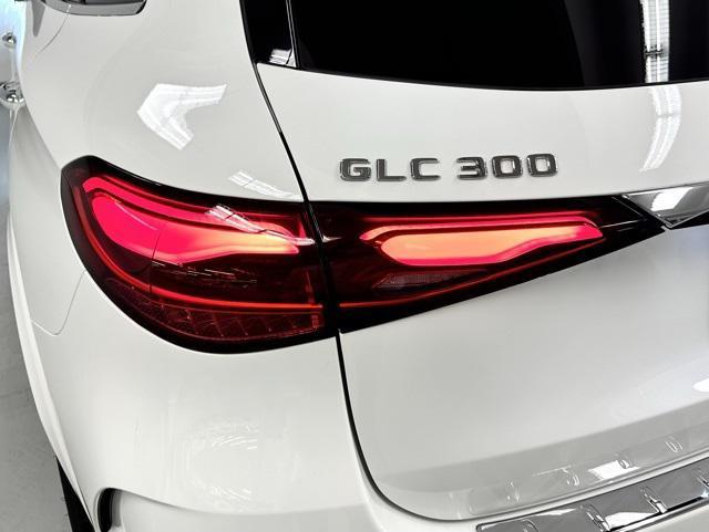 new 2025 Mercedes-Benz GLC 300 car, priced at $61,695