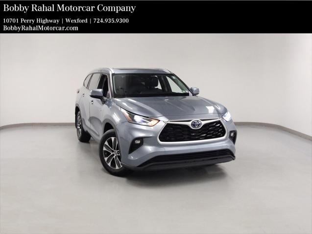 used 2021 Toyota Highlander Hybrid car, priced at $34,990