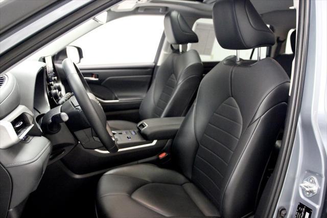 used 2021 Toyota Highlander Hybrid car, priced at $34,990