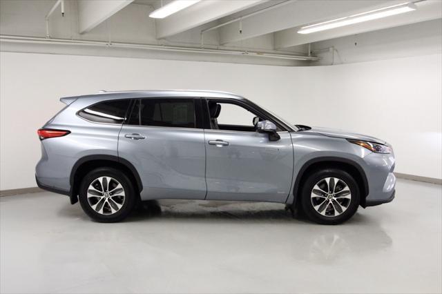 used 2021 Toyota Highlander Hybrid car, priced at $34,990