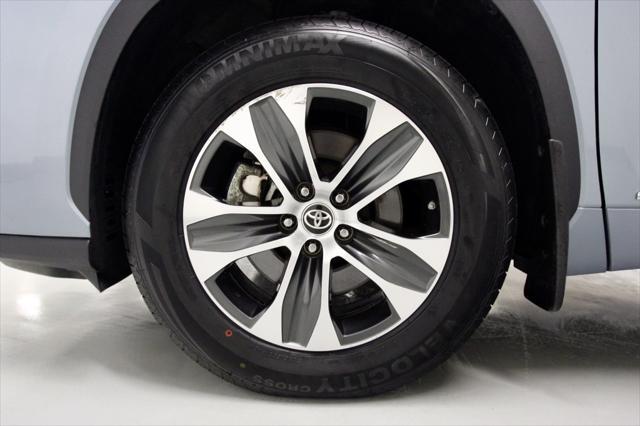 used 2021 Toyota Highlander Hybrid car, priced at $34,990