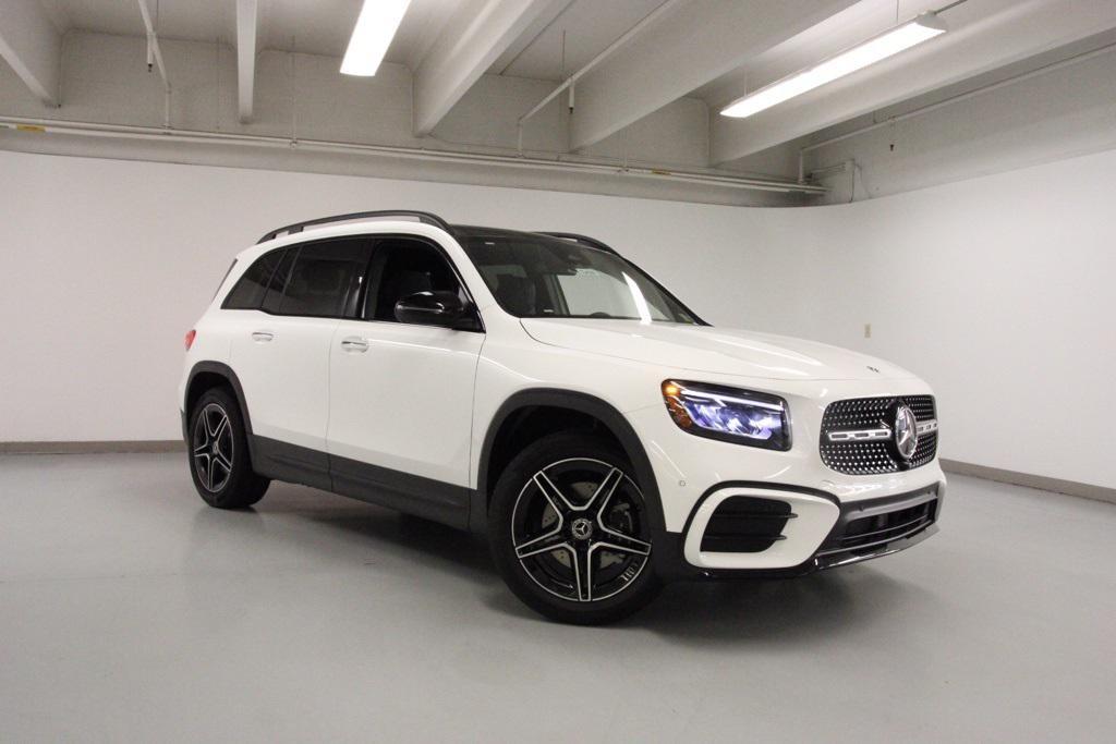 new 2025 Mercedes-Benz GLB 250 car, priced at $54,235