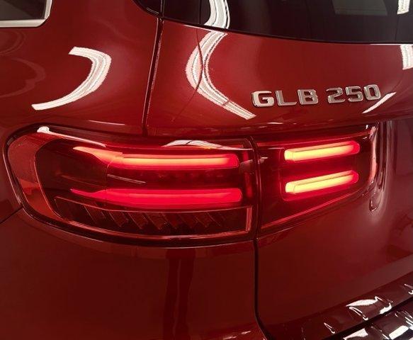 new 2024 Mercedes-Benz GLB 250 car, priced at $51,625