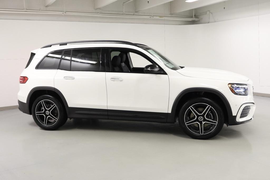 new 2025 Mercedes-Benz GLB 250 car, priced at $56,295