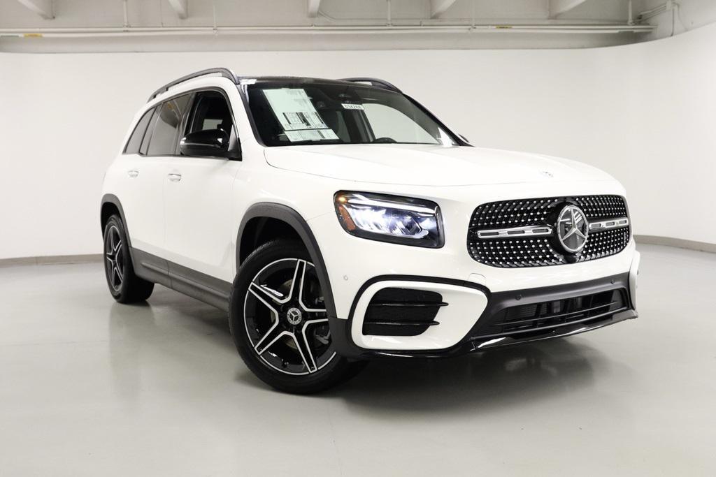 new 2025 Mercedes-Benz GLB 250 car, priced at $56,295