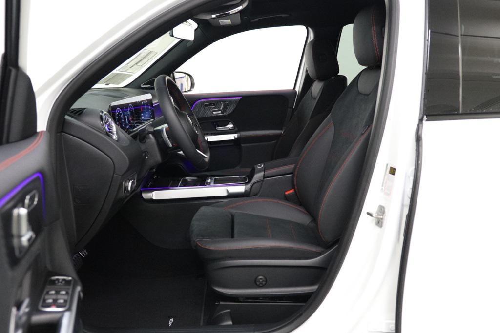 new 2025 Mercedes-Benz GLB 250 car, priced at $56,295