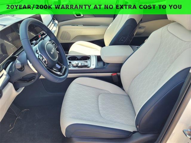 new 2026 Kia Carnival Hybrid car, priced at $45,385