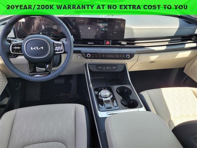 new 2026 Kia Carnival Hybrid car, priced at $45,385