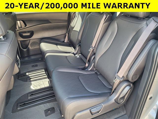 new 2025 Kia Carnival Hybrid car, priced at $47,891