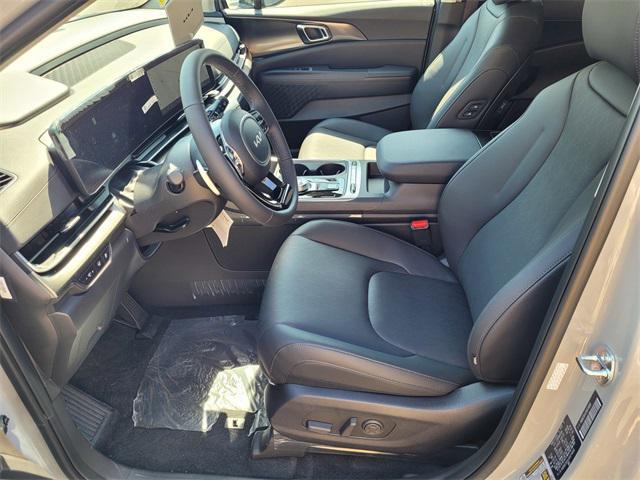 new 2025 Kia Carnival Hybrid car, priced at $50,280