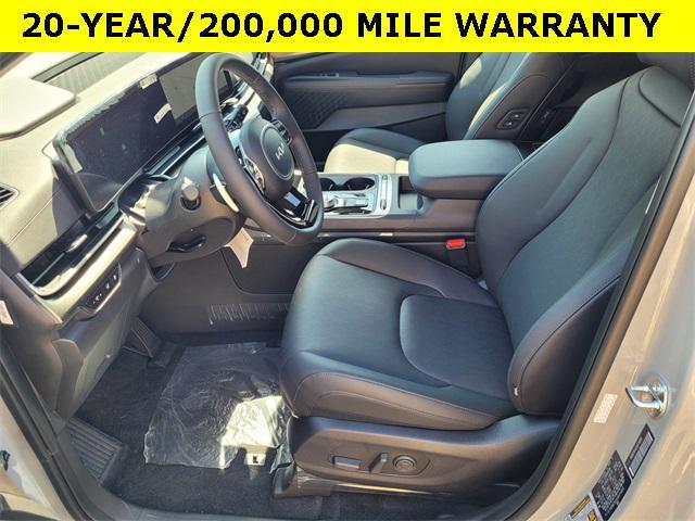 new 2025 Kia Carnival Hybrid car, priced at $47,891