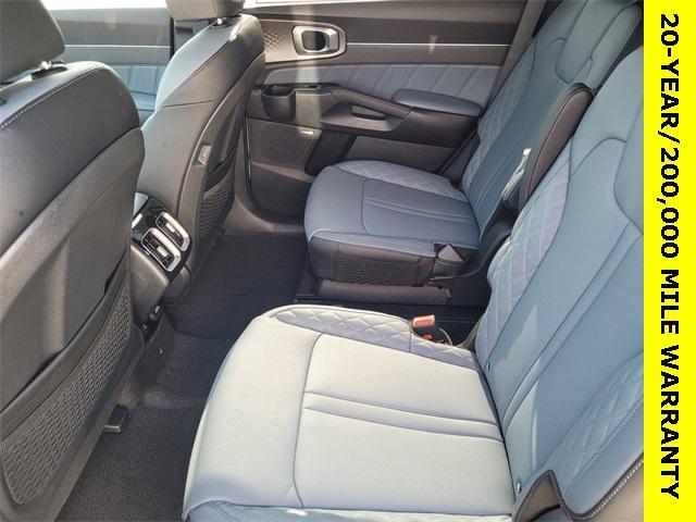 new 2025 Kia Sorento Plug-In Hybrid car, priced at $50,979