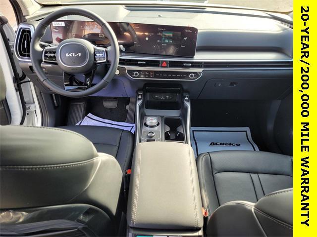 new 2025 Kia Sorento Hybrid car, priced at $39,946