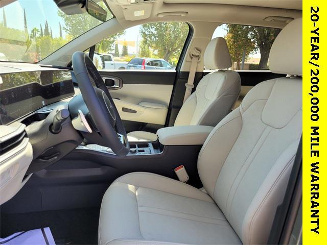 new 2025 Kia Sorento Hybrid car, priced at $38,630