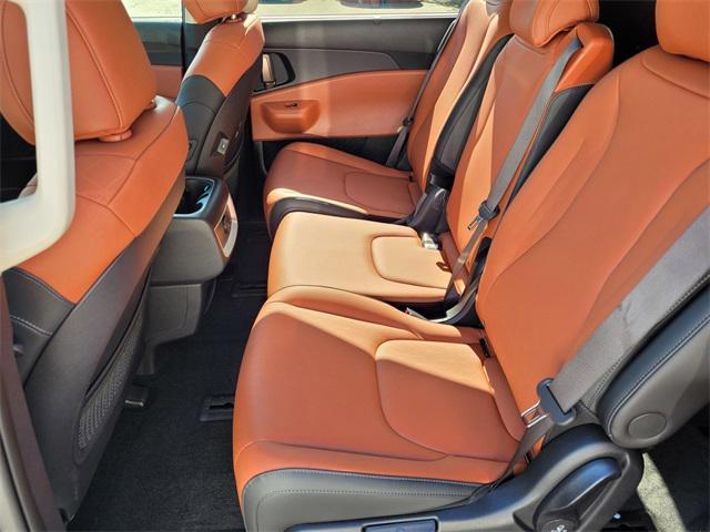 new 2025 Kia Carnival Hybrid car, priced at $43,225