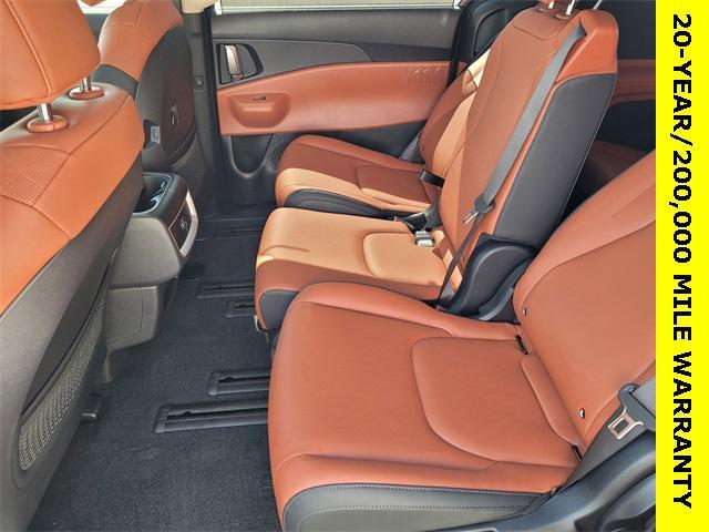 new 2025 Kia Carnival Hybrid car, priced at $43,290