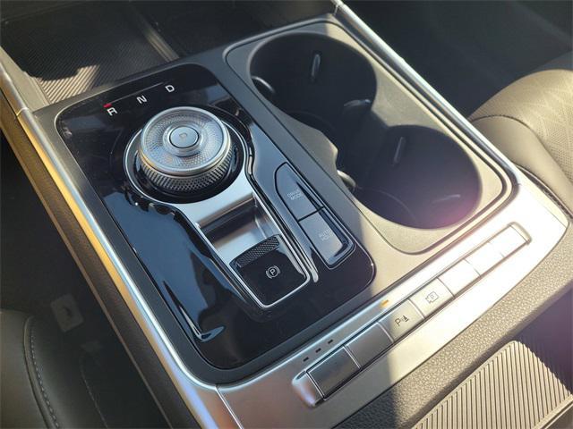 new 2025 Kia Carnival Hybrid car, priced at $44,225