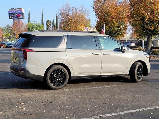 new 2025 Kia Carnival Hybrid car, priced at $52,755