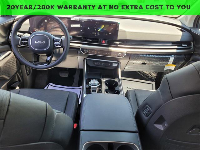 new 2026 Kia Carnival Hybrid car, priced at $53,285
