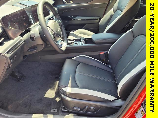 new 2025 Kia K5 car, priced at $31,999