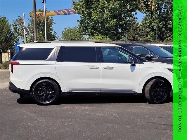 new 2025 Kia Carnival Hybrid car, priced at $52,999