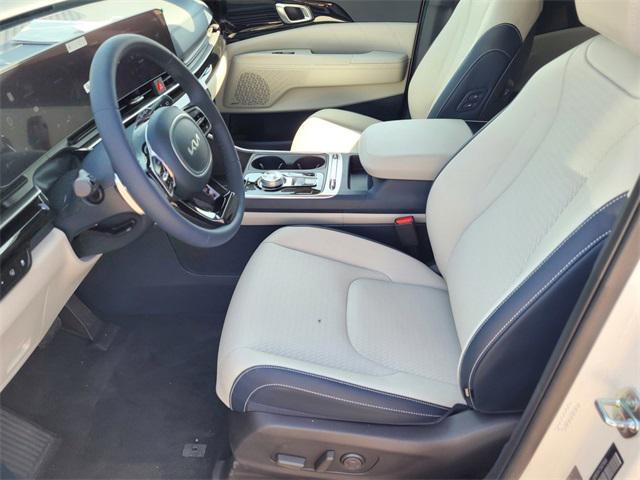 new 2025 Kia Carnival Hybrid car, priced at $52,495