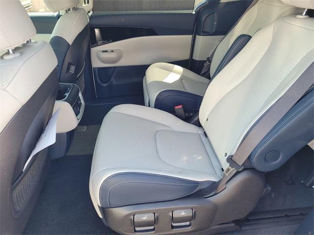 new 2025 Kia Carnival Hybrid car, priced at $52,495