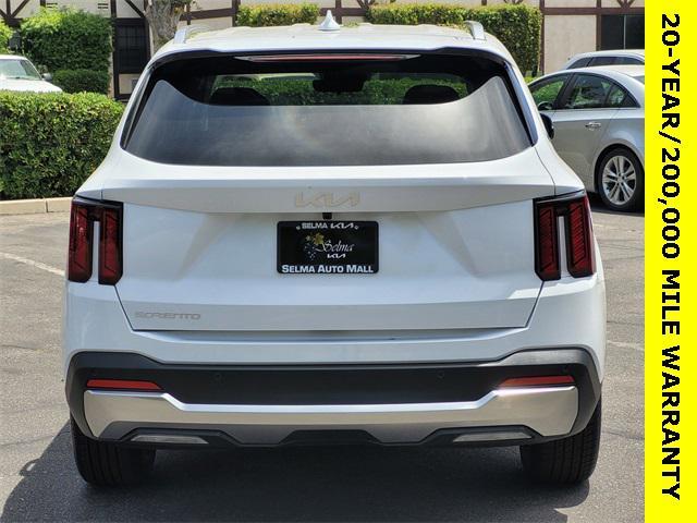new 2025 Kia Sorento car, priced at $33,921