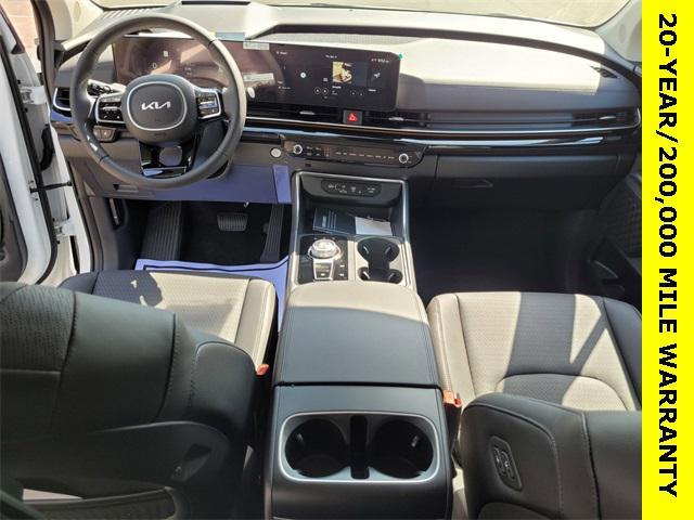 new 2025 Kia Carnival Hybrid car, priced at $56,690