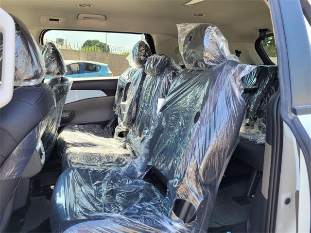 new 2025 Kia Carnival car, priced at $39,370