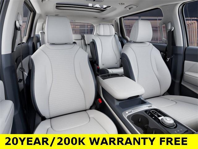 new 2025 Kia Carnival Hybrid car, priced at $52,395