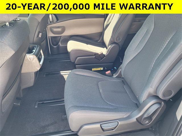 new 2026 Kia Carnival car, priced at $39,184