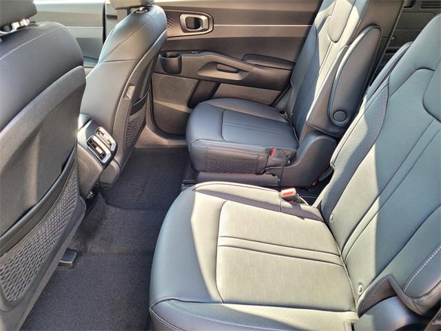 new 2025 Kia Sorento Hybrid car, priced at $39,440