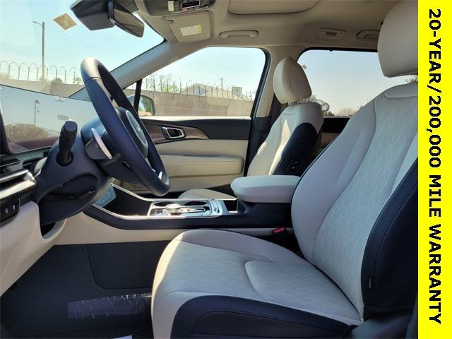 new 2025 Kia Carnival Hybrid car, priced at $49,700