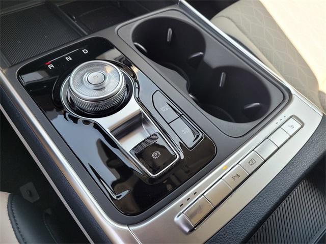 new 2026 Kia Carnival Hybrid car, priced at $45,385
